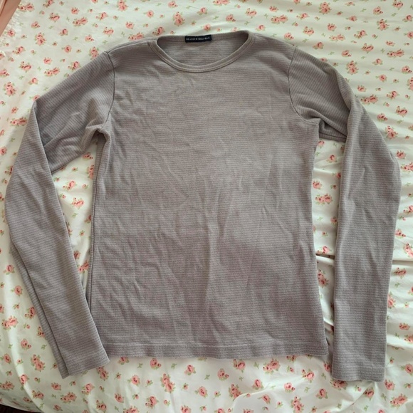 Brandy Melville Long Sleeve - Picture 1 of 2